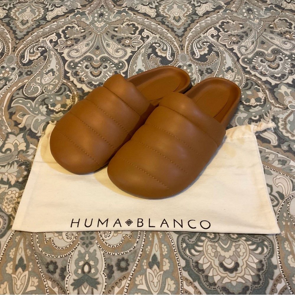 New Huma Blanco Quilted Slides Women’s Sz 8